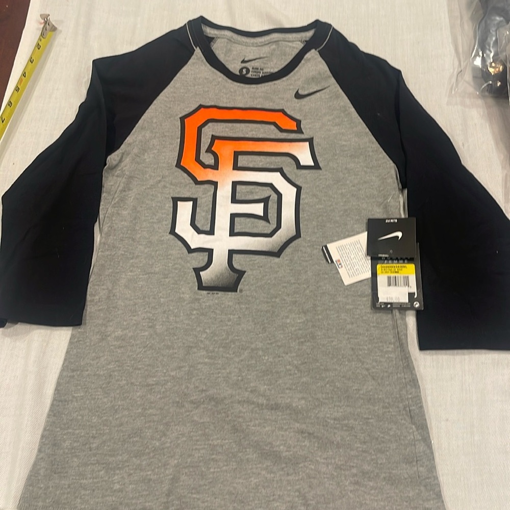 B26 Nike MLB San Francisco Giants SF Genuine Merchandise The Nike Top Slim Fit S